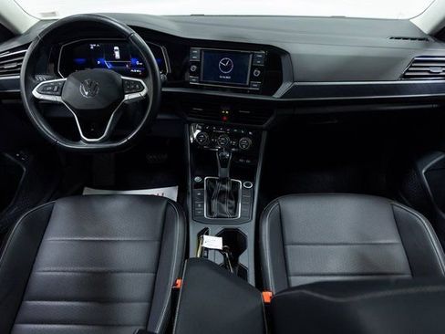 Used 2024 Volkswagen Jetta SE image 22