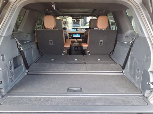 New 2026 Lincoln Navigator Reserve AWD/4WD image 9