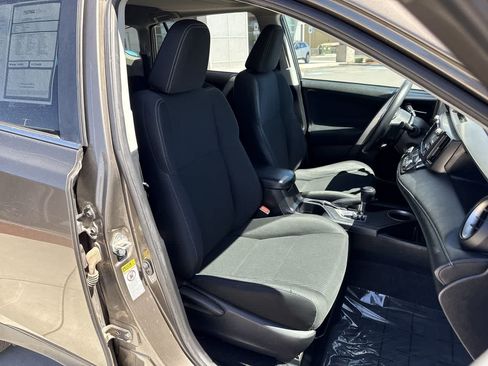 Used 2015 Toyota RAV4 XLE AWD/4WD image 14