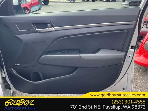 Used 2017 Hyundai Elantra Limited w/ Limited Tech Package 04 FWD image 22