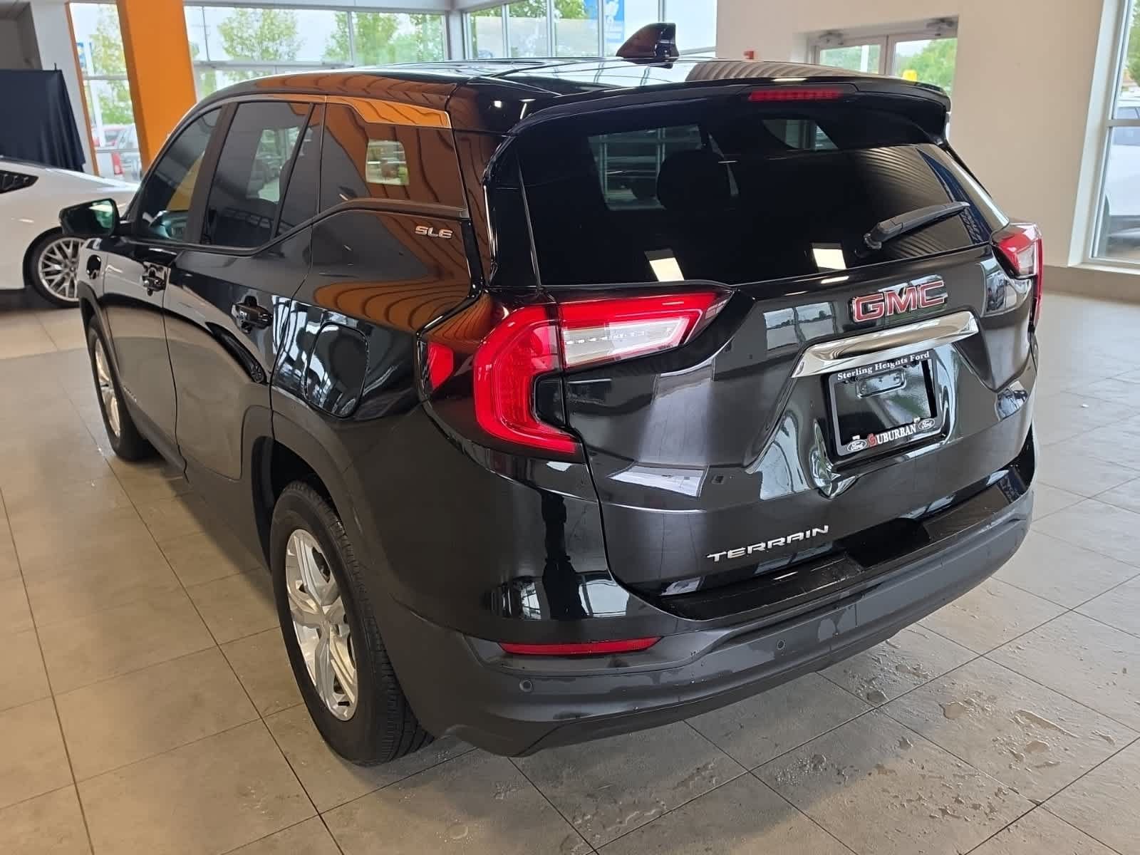 Used 2023 GMC Terrain SLE FWD image 11