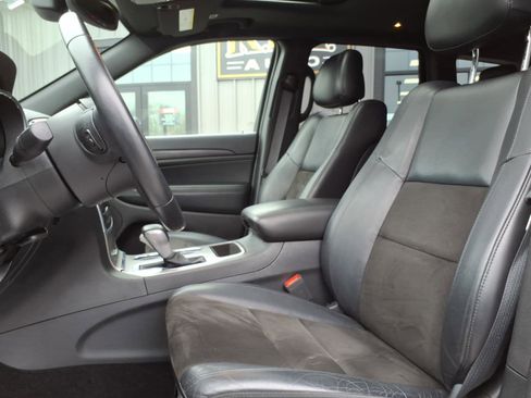 Used 2019 Jeep Grand Cherokee Altitude image 8