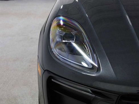 Certified 2024 Porsche Macan AWD/4WD image 15