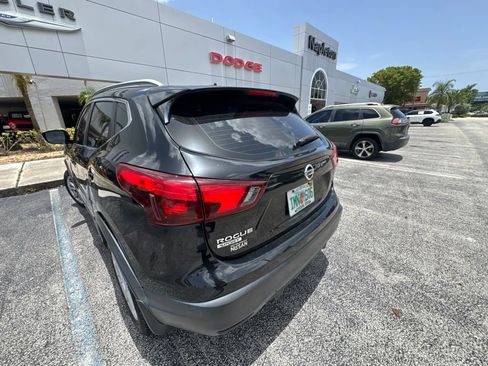 Used 2017 Nissan Rogue Sport SV FWD image 19