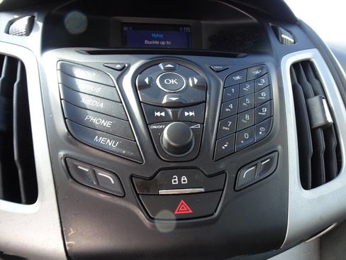 Used 2014 Ford Focus SE w/ Equipment Group 201A image 26