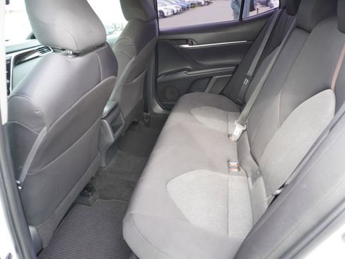 Used 2018 Toyota Camry LE image 12