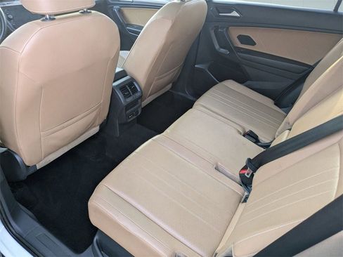 Used 2022 Volkswagen Tiguan SE image 25