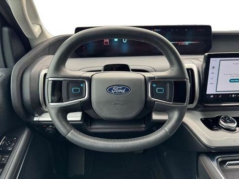 Certified 2025 Ford Expedition Active AWD/4WD image 12