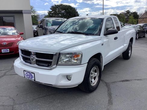 Used 2010 Dodge Dakota ST w/ Extra Security Group AWD/4WD image 2
