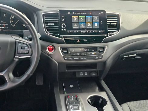 Used 2024 Honda Ridgeline Sport image 18