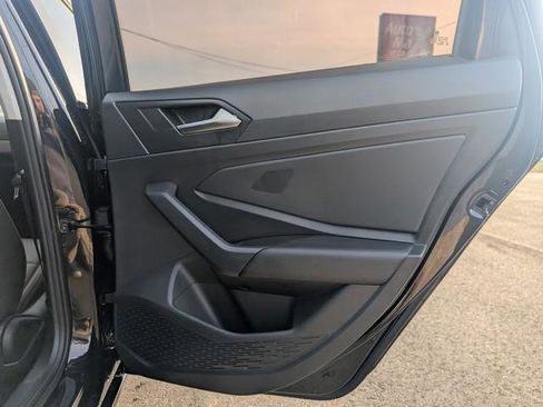 Used 2022 Volkswagen Jetta SE image 19