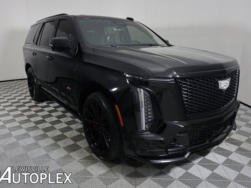 Used 2025 Cadillac Escalade V w/ LPO, ONYX Package image 3