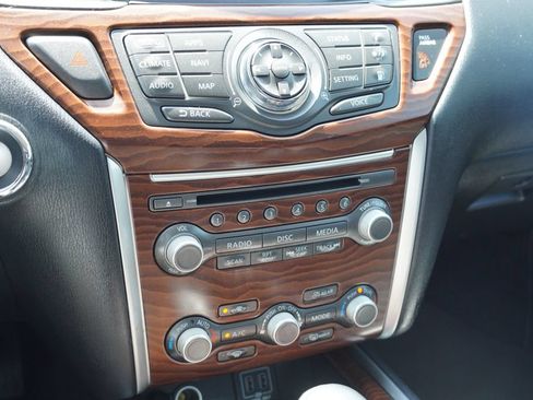 Used 2018 Nissan Pathfinder Platinum FWD image 29
