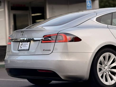 Used 2017 Tesla Model S 90D AWD/4WD image 9