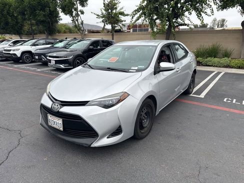 Used 2017 Toyota Corolla LE FWD image 1