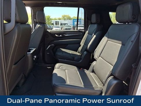 Used 2022 GMC Yukon XL Denali AWD/4WD image 18