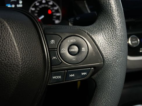 Used 2023 Toyota Corolla LE image 32