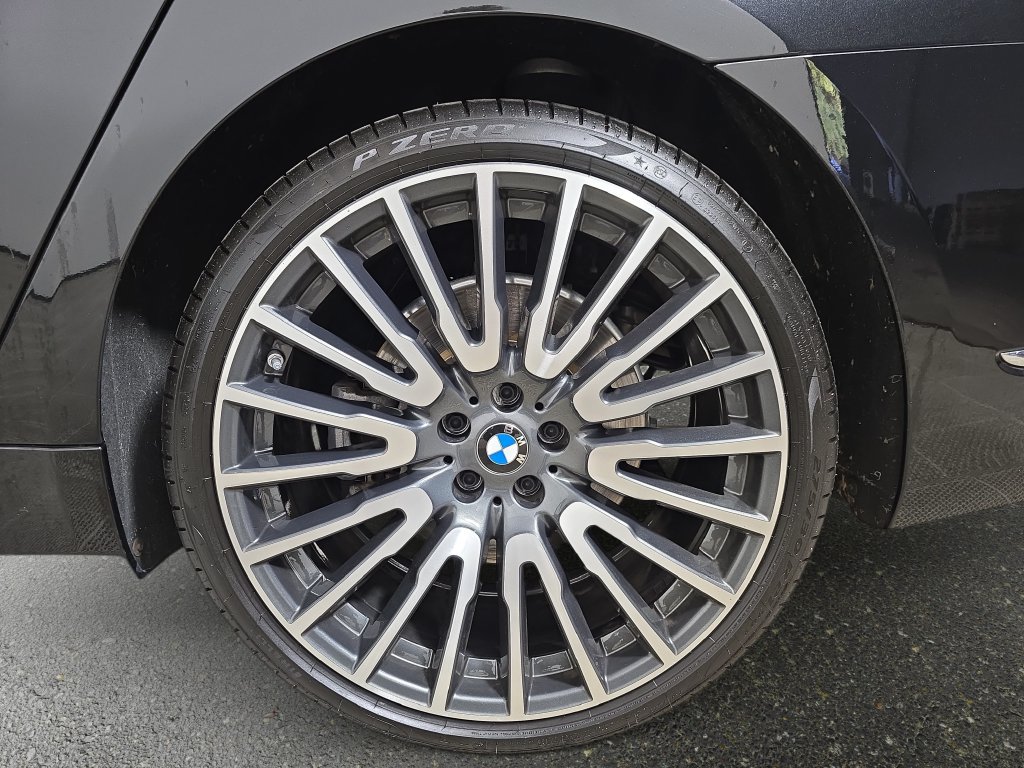 Used 2021 BMW 740i xDrive AWD/4WD image 38