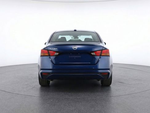Used 2025 Nissan Altima 2.5 SV FWD image 6