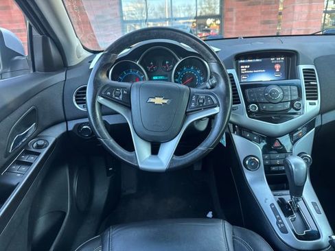 Used 2014 Chevrolet Cruze LT image 2
