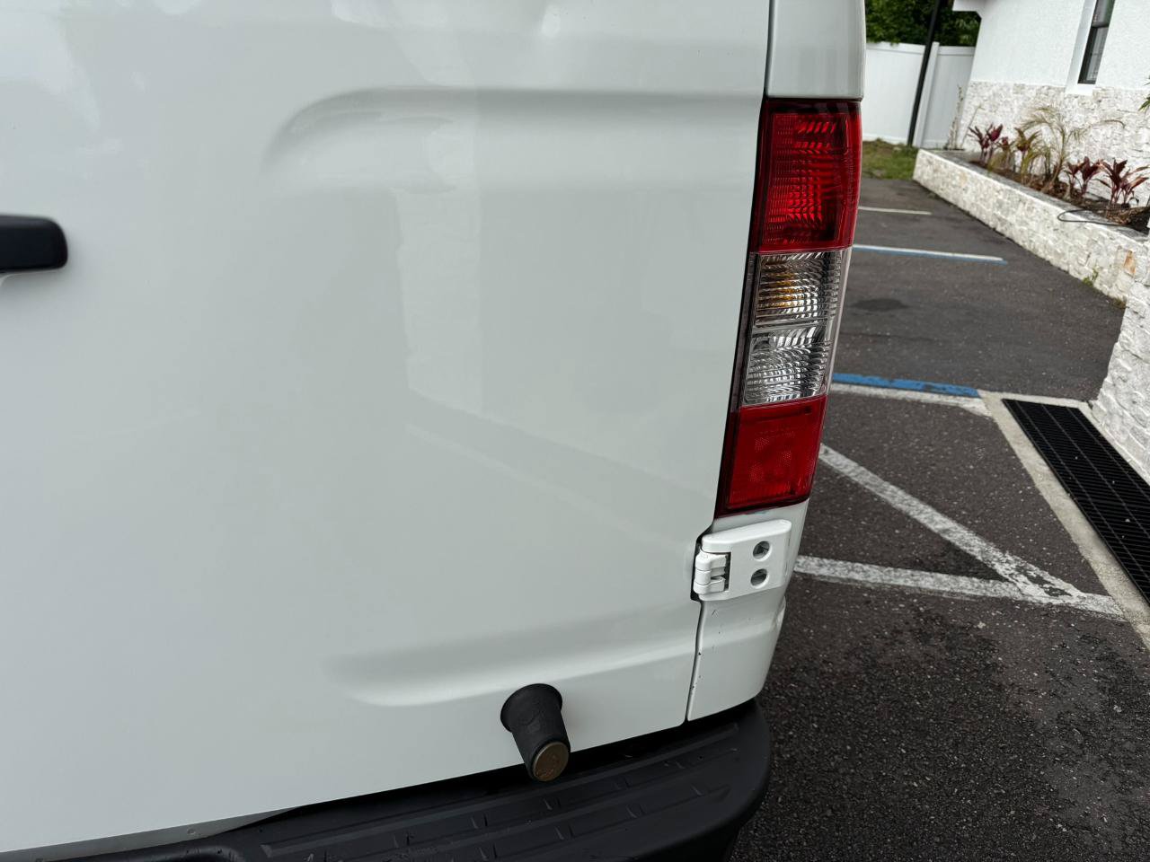 Used 2015 Nissan NV 2500 S w/ Power Package RWD image 5