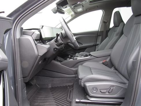 Used 2025 Audi Q6 e-tron Prestige AWD/4WD image 12