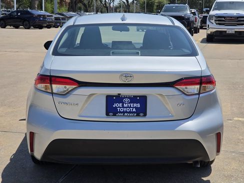 Used 2025 Toyota Corolla LE FWD image 8