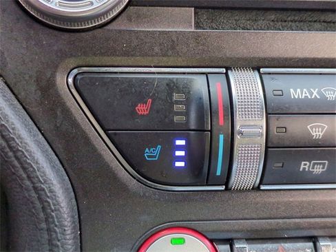 Used 2017 Ford Mustang Premium image 21