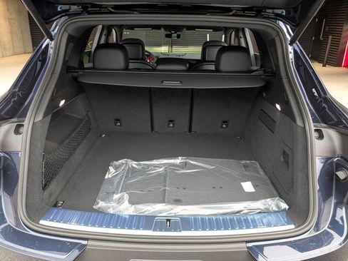 New 2026 Porsche Cayenne image 23