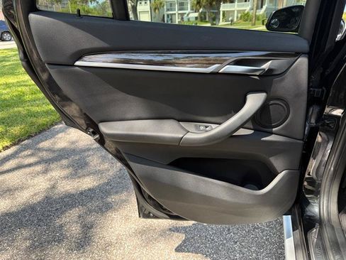 Used 2018 BMW X1 sDrive28i FWD image 14
