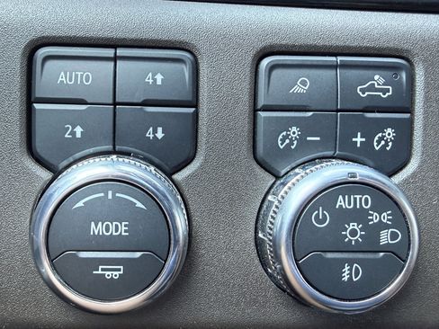 Used 2022 GMC Sierra 1500 SLT w/ SLT Convenience Package image 39