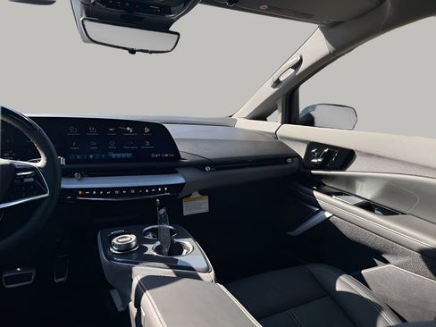 New 2026 Cadillac Optiq Luxury 1 image 24