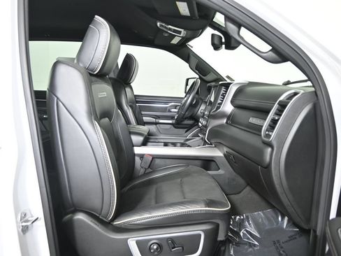 Used 2020 RAM 1500 Laramie w/ Sport Appearance Package AWD/4WD image 14