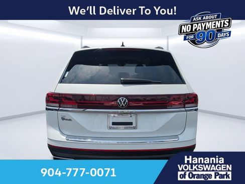 Used 2026 Volkswagen Atlas SE FWD image 4