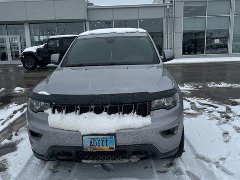 Used 2016 Jeep Grand Cherokee Laredo 75th Anniversary image 5