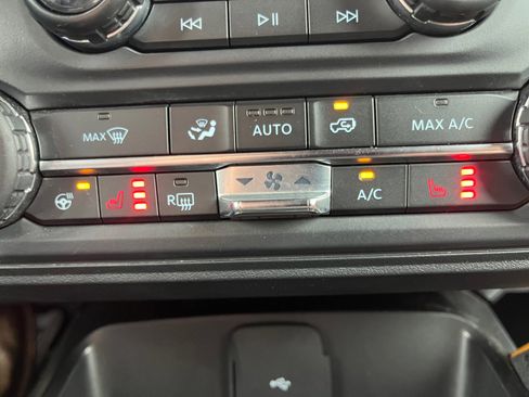 Used 2022 Ford Bronco Badlands AWD/4WD image 17