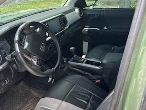 Used 2021 Toyota Tacoma SR5 w/ Trail Edition AWD/4WD image 6