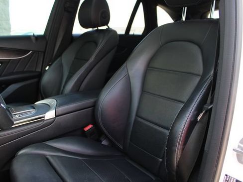 Used 2020 Mercedes-Benz GLC 300 4MATIC image 20