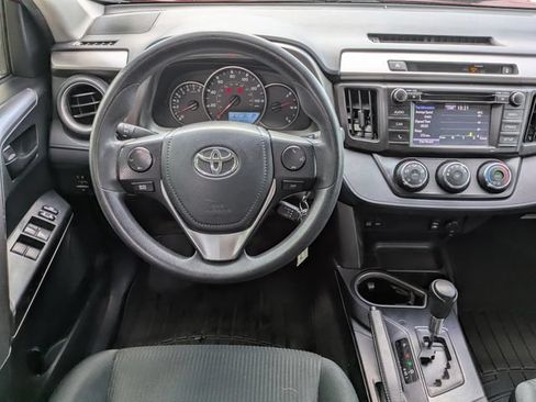 Used 2016 Toyota RAV4 LE FWD image 11