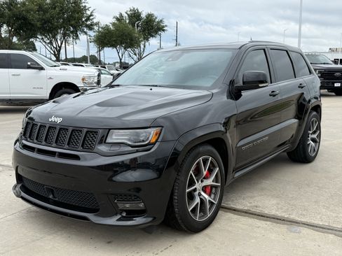 Used 2017 Jeep Grand Cherokee SRT AWD/4WD image 9