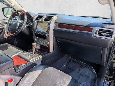 Used 2017 Lexus GX 460 Premium w/ Premium Package AWD/4WD image 22