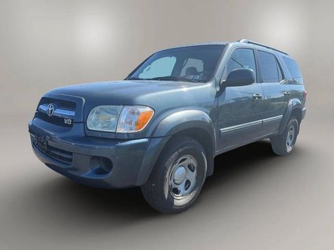 Used 2005 Toyota Sequoia SR5 RWD image 3
