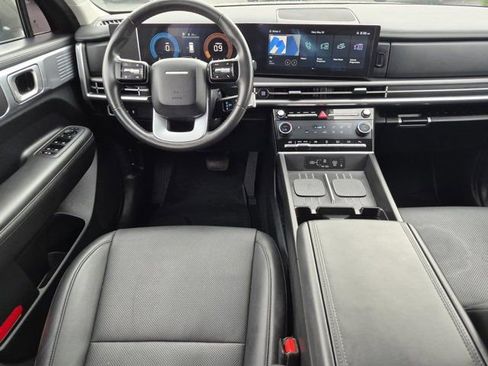 Used 2025 Hyundai Santa Fe SEL AWD/4WD image 16
