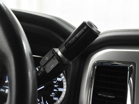 Used 2017 Nissan Titan SL image 13