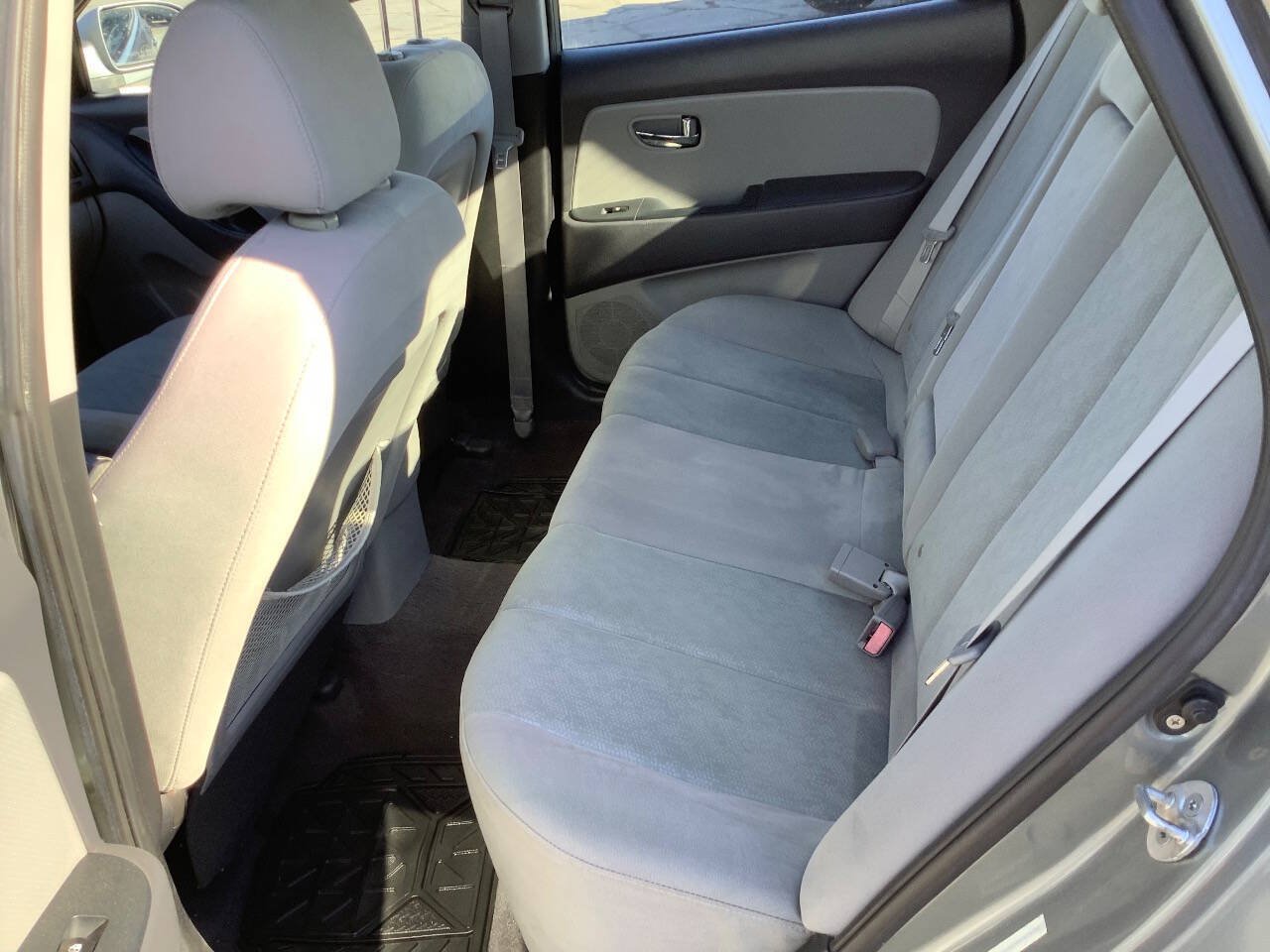 Used 2010 Hyundai Elantra GLS FWD image 26