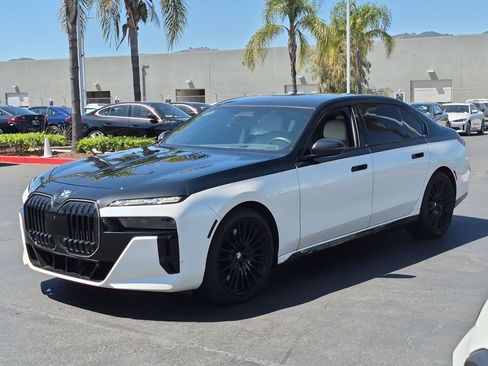 Used 2024 BMW 760i xDrive w/ Executive Package AWD/4WD image 5