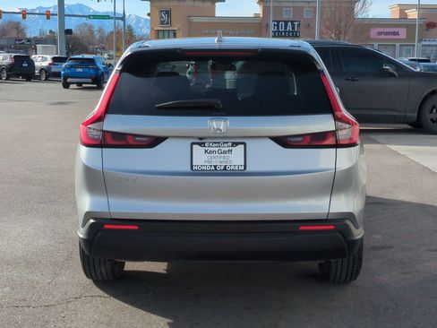 Used 2025 Honda CR-V LX image 7