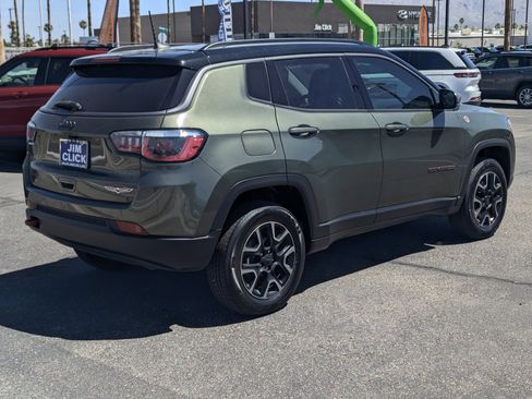 Used 2019 Jeep Compass Trailhawk AWD/4WD image 2