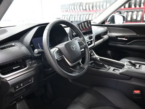 Used 2024 Toyota Grand Highlander AWD image 22