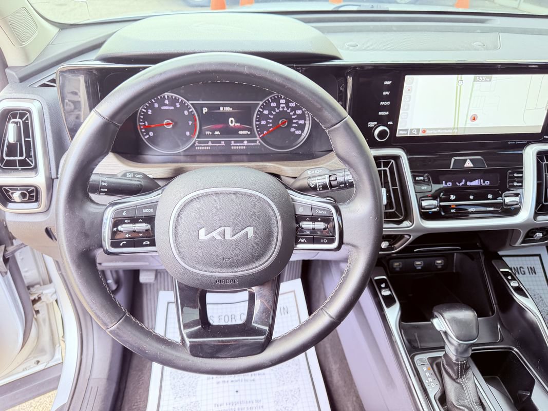 Used 2022 Kia Sorento S w/ Panoramic Sunroof Package AWD/4WD image 18